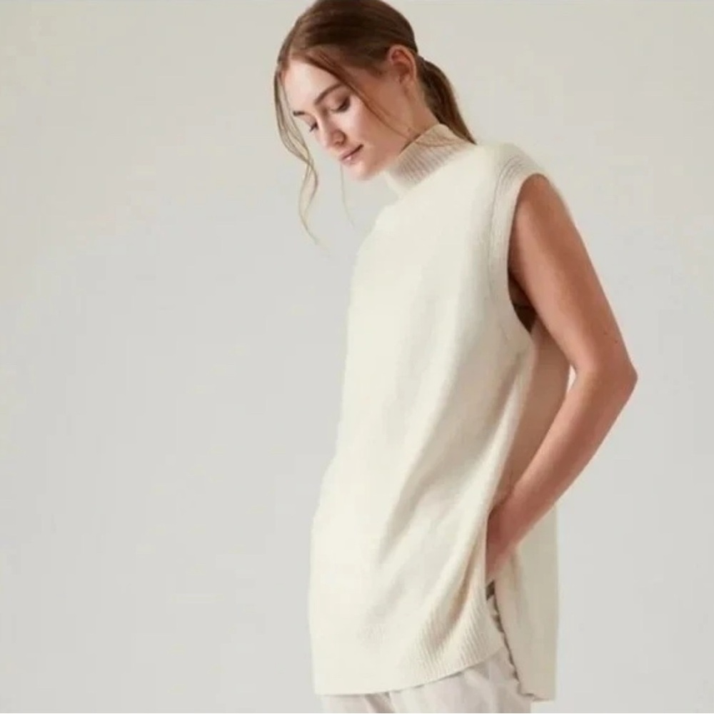 Athleta Cream Sleeveless Turtleneck Wool-Cashmere Blend